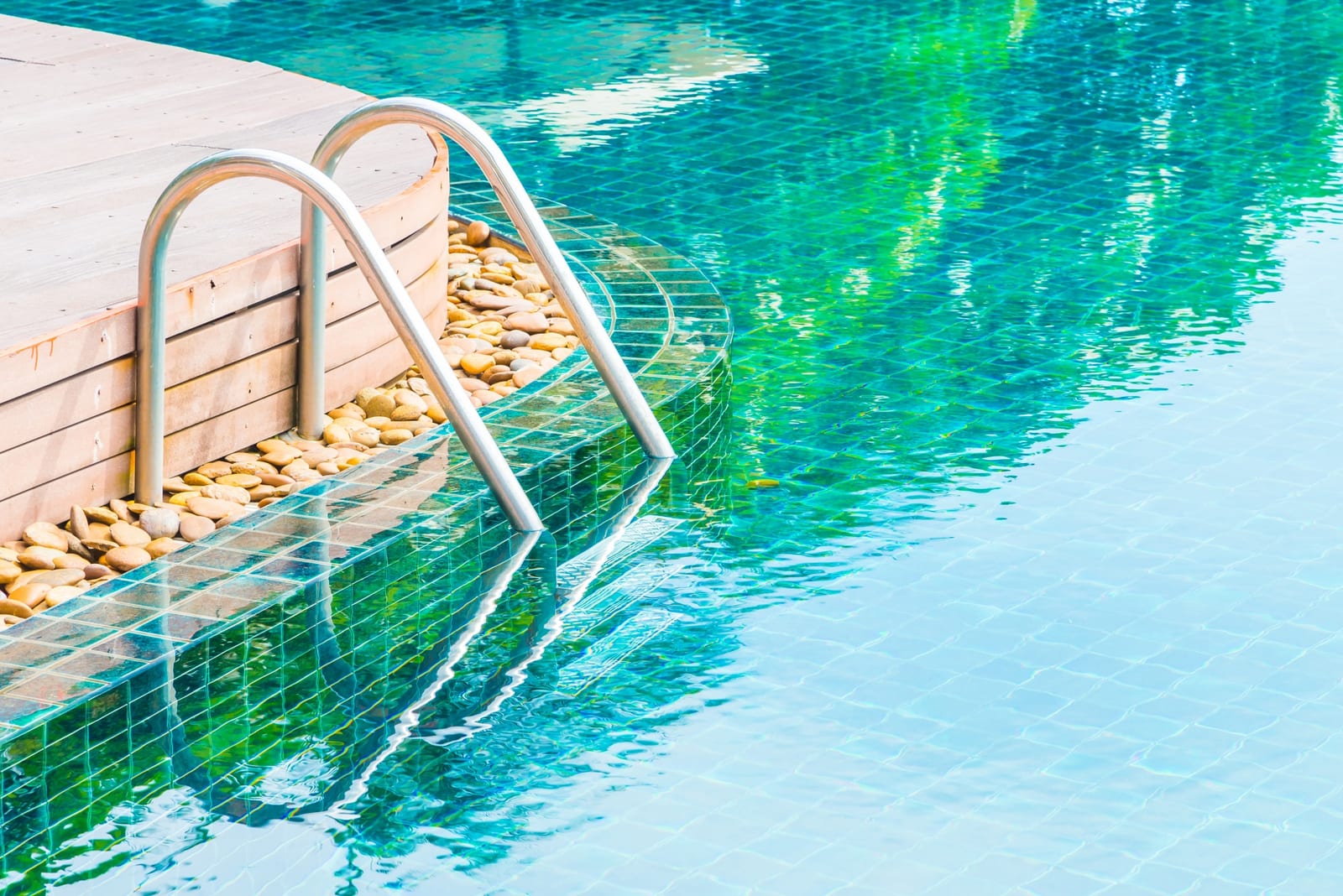 Liner Inspection and Estimate Visit work on a Niagara-area pool